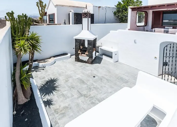 Magnifica Al Lado Del Mar Villa Arrecife