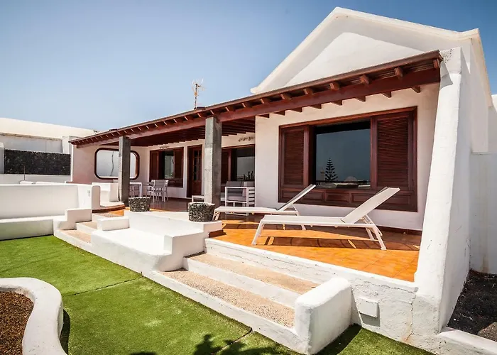 Magnifica Al Lado Del Mar *